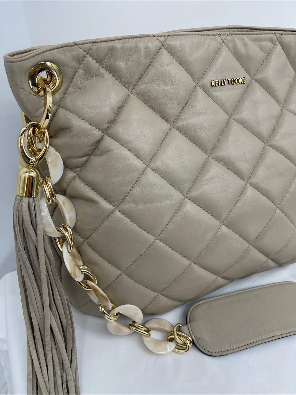 KELLY TOOKE Beige Leather Shoulder Bag with Red Suede Interior QUILTED STITCHING - Picture 3 of 12